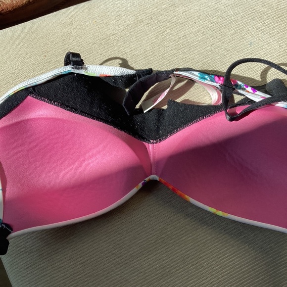 Pink victoria’s Secret 32 a floral bra - Picture 8 of 8